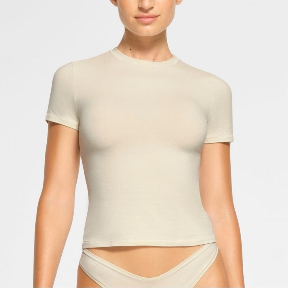 SKIMS Cream Short Sleeve Tee